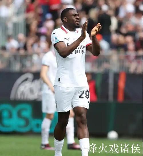 热身赛-27分钟连丢3球 吉鲁破门 AC米兰2-3客负 热身赛-27分钟连丢3球 吉鲁破门 AC米兰2-3客负